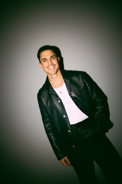 Alex González.