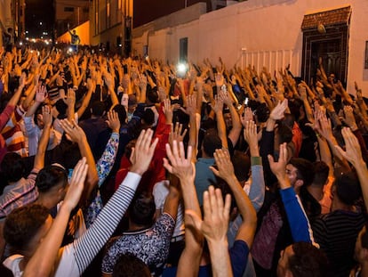 Manifestantes del Movimiento Popular, de Alhucemas, durante una protesta en la ciudad rife&ntilde;a el pasado 11 de junio.
 