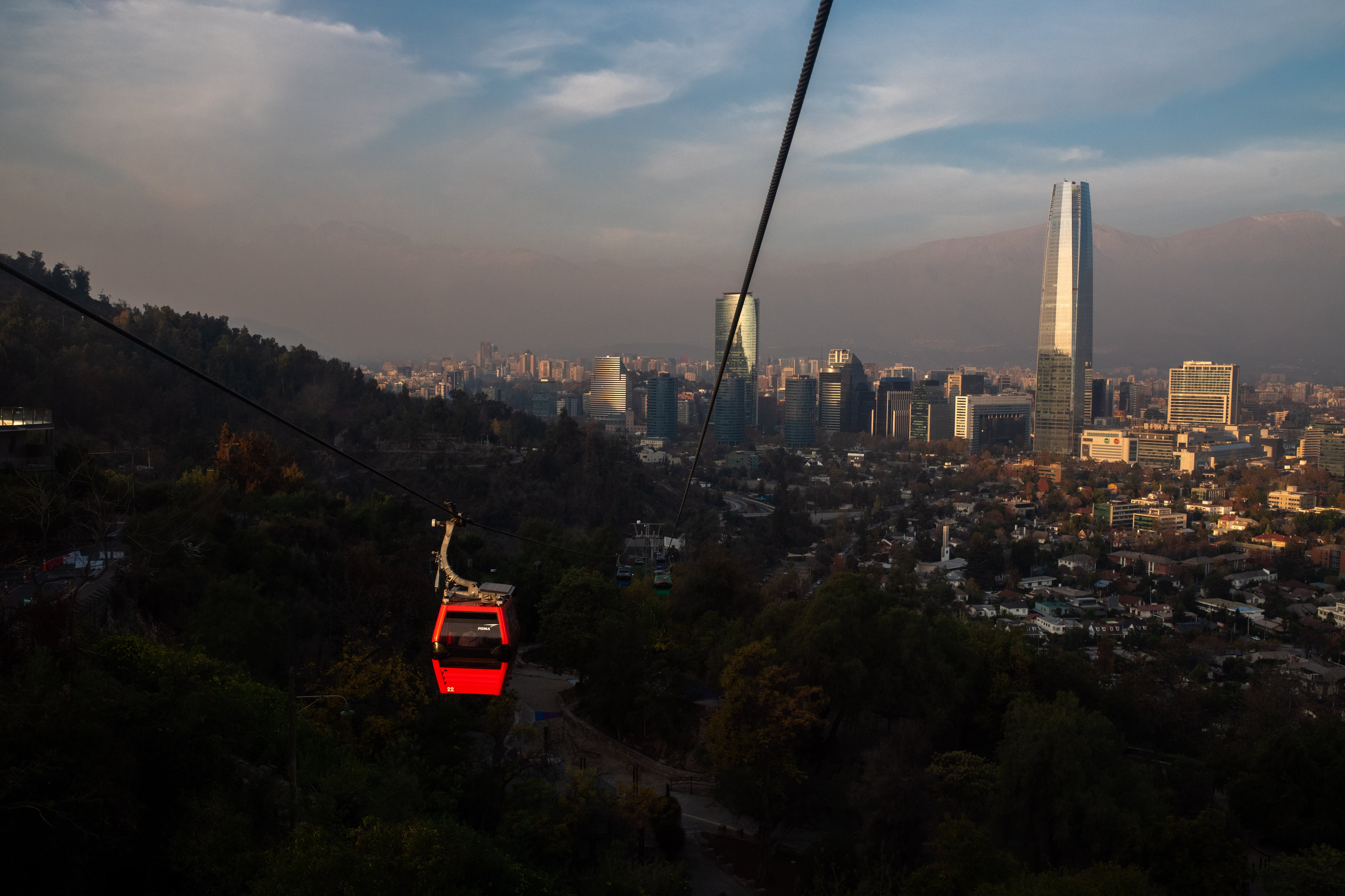 Teleférico del Cerro San Cristóbal en el parque Met, Santiago, Chile, el 13 de mayo del 2025.