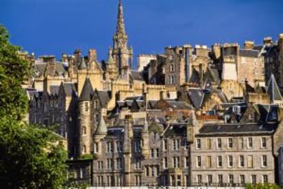 Perfil urbano de la Old Town de Edimburgo.