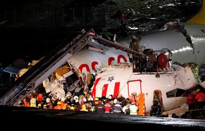 En el avión viajaban 171 pasajeros y seis tripulantes y cubría la ruta entre Esmirna y Estambul.