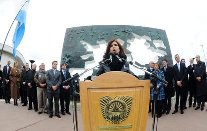 La presidenta argentina Cristina Fernández (centro).