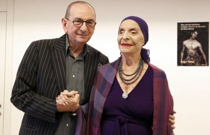 Roger Salas y alicia Alonso, durante la presentación en los Teatros del Canal de 'Más allá del escenario: el ballet Muerte de Narciso de Alicia Alonso'.