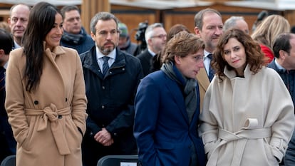 Begoña Villacís, José Luis Martínez-Almeida e Isabel Díaz Ayuso, el 22 de marzo en Madrid.