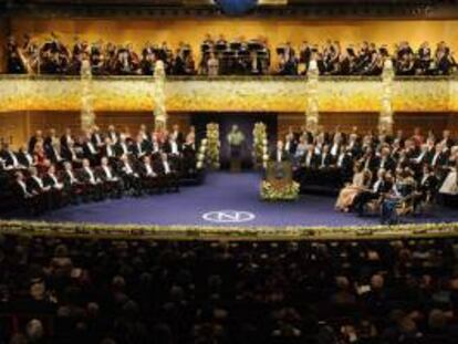 En la imagen, ceremonia de entrega de los Premios Nobel celebrada en Estocolmo, Suiza. EFE/Archivo