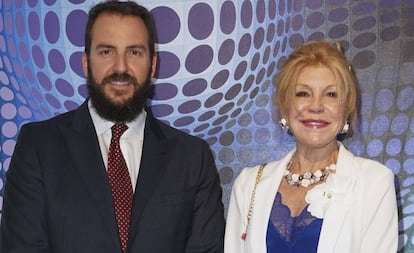 La baronesa Thyssen y su hijo Borja Thyssen en el Museo Thyssen-Bornemisza, en Madrid, en junio de 2018. 