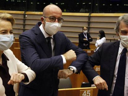 La presidenta de la Comisión Europea, Ursula von der Leyen, el presidente del Consejo, Charles Michel, y el presidente de la Eurocámara, David Sassoli, el pasado mes de julio.