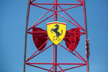 El símbol de Ferrari en una de les atraccions del nou parc temàtic.