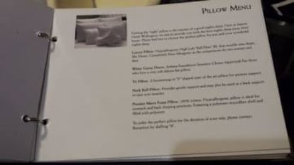 La carta de almohadas de un hotel, fotografiada por un usuario de la plataforma TripAdvisor.