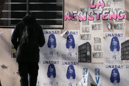 Propaganda a favor de Cristina Kirchner en las calles del vecindario.