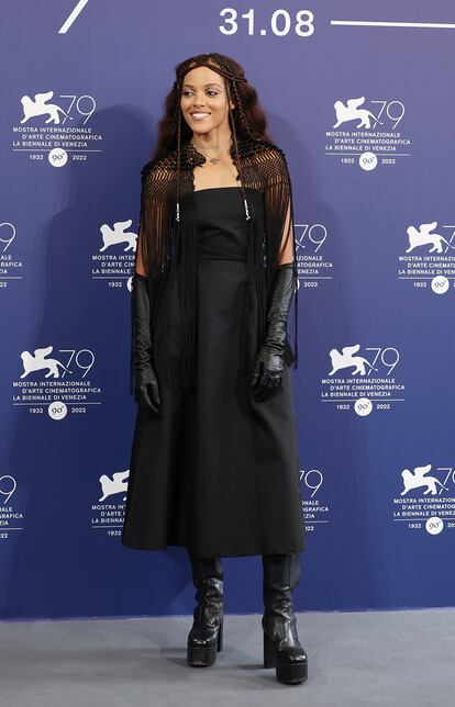 Quintessa Swindell, en la presentación de Master Gardener, película de la que forma parte. Apostó por el negro y unas botas altas de plataforma.