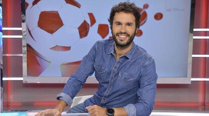 Luis García, presentador del programa 'El Desmarque de Cuatro'.