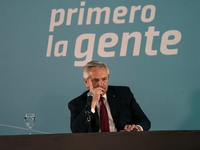 El presidente de Argentina, Alberto Fernández, en la Casa Rosada este lunes.