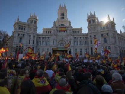 La mayor de las protestas, celebradas ante ayuntamientos de toda España, reúne a 4.000 personas en Madrid