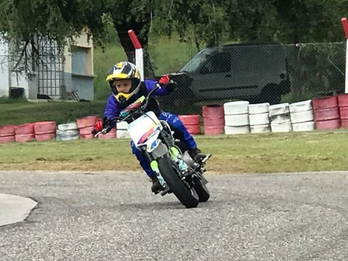 Décès de Lorenzo Somaschini, pilote argentin de neuf ans participant à une compétition pour enfants liée au Superbike |  Motocyclisme |  Des sports