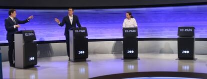 La campa&ntilde;a del 20D estuvo marcada por la profusi&oacute;n de debates. El primero lo organiz&oacute; El Pa&iacute;s entre Albert Rivera, Pedro S&aacute;nchez y Pablo Iglesias, que discutieron junto al atril vac&iacute;o de Mariano Rajoy.   