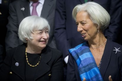 La presidenta de la Reserva Federal, Janet Yellen, a la izquierda, charla con Christine Lagarde, directora gerente del FMI