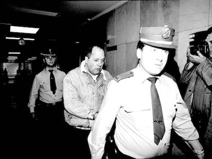 Francisco García Escalero, escoltado por la Guardia Civil en 1995.