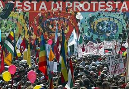 Vista general de la manifestación contra Berlusconi en Roma.