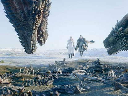 Emilia Clarke, Kit Harington y los dragones, en la última temporada de 'Juego de tronos'.