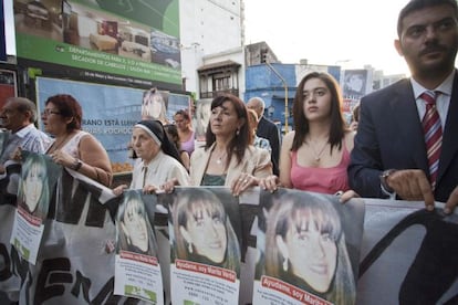 Susana Trimarco and her granddaughter Micaela march in a demonstration in Tucum&aacute;n.
 