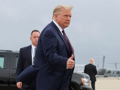 El presidente de Estados Unidos, Donald Trump, a punto de subir a bordo del Air Force One.