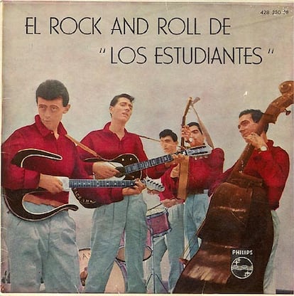 Portada del primer disco de Los Estudiantes, con cuatro canciones. Se publicó en 1960. José Barranco es el segundo por la izquierda.