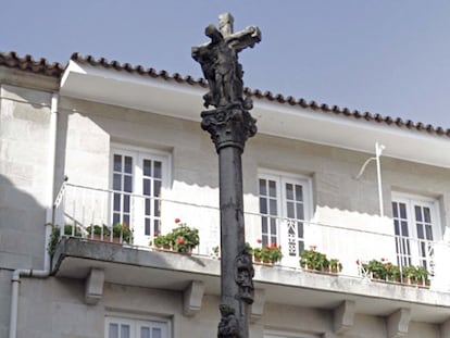 El Cruceiro de Estribela original, en la Praza das Cinco Rúas de Pontevedra.
