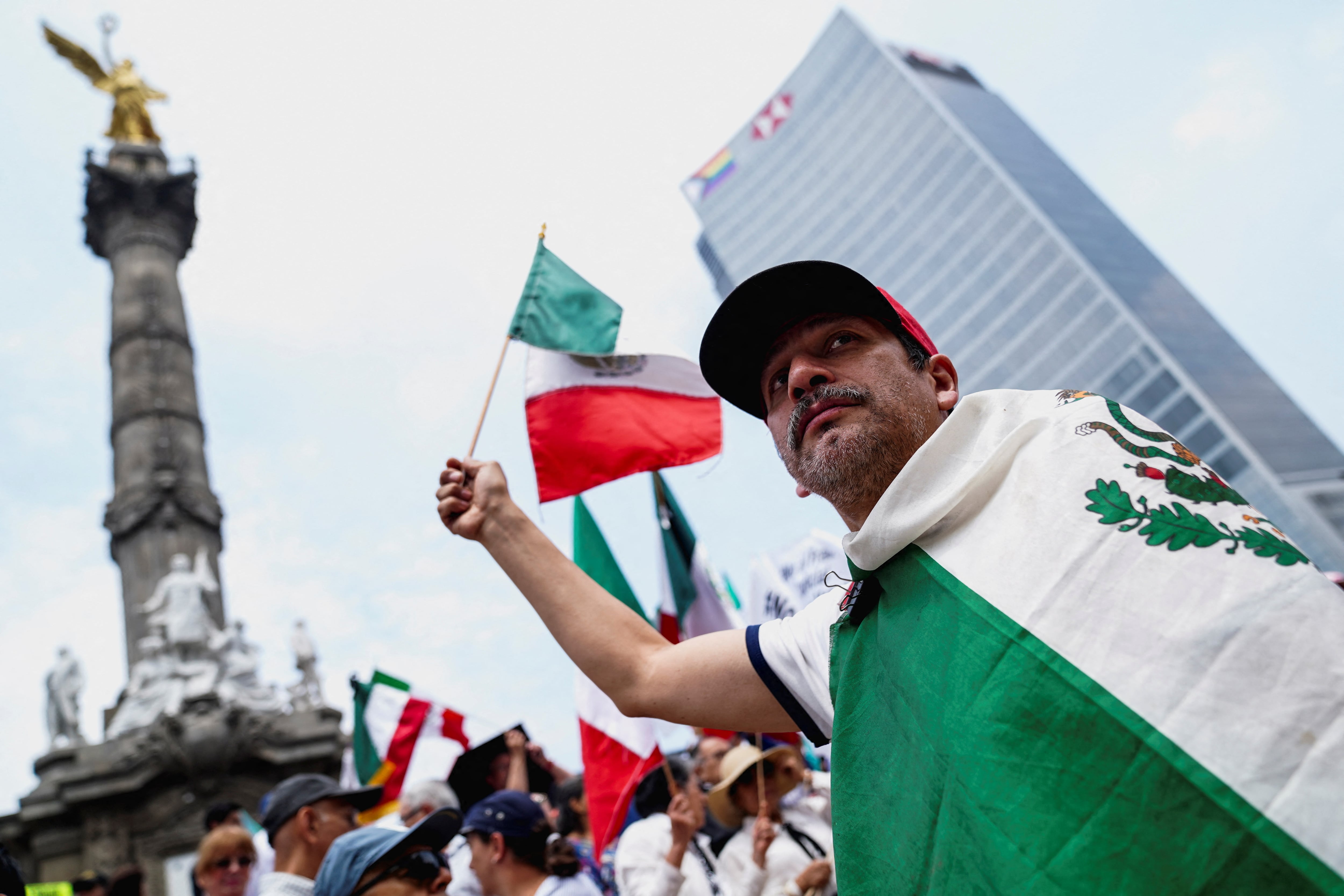 "¿La Oposición en México Está en Crisis? Análisis de la Situación Actual"