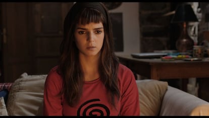 Clara Lago, madrileña de 24 años, debutó en el cine con 'Terca vida' (2000), aunque ya había actuado en series de televisión. En 2002 protagonizó 'El viaje de Carol' (2002), de Imanol Uribe, su primer papel protagonista en el cine con apenas 11 años y por el que fue nominada al Goya de 2002 como Mejor actriz revelación. Es la única del reparto que no compite este año en los Goya.