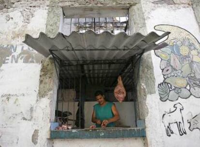 Un amplio sector de la población cubana demanda la posibilidad de abrir negocios propios. En la foto, una carnicería de La Habana.