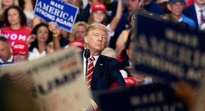 Trump, este martes durante su intervención en Phoenix.