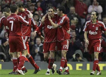 Torres contribuye a la goleada del Liverpool