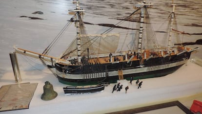 Modelo del 'Erebus' atrapado en el hielo, en el Heritage Center de Nattilik.