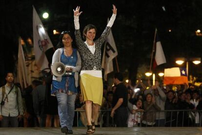 Carolina Toh&aacute;, del PPD, celebra la obtenci&oacute;n de la alcald&iacute;a de Santiago.