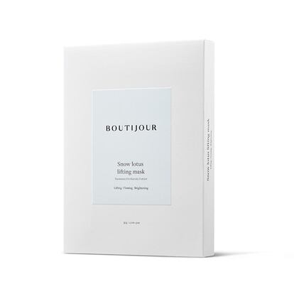 Snow Lotus Lifting Mask, de Boutijour, una mascarilla en velo con loto de nieve para mejorar la elasticidad, extracto de flor de camelia con vitamina C iluminador y despigmentante, péptidos y niacinamida para calmar e iluminar la piel.