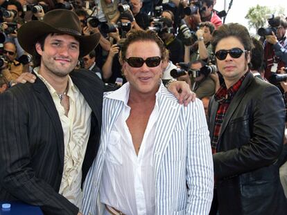 Robert Rodríguez, Mickey Rourke y Benicio Del Toro (de izquierda a derecha), en el Festival de Cannes.