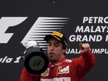 Fernando Alonso da una victoria inesperada a Ferrari
