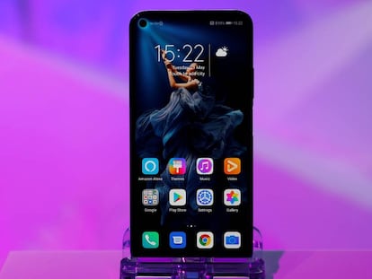 FILE PHOTO: Huawei&#039;s new Honor 20 smartphone is seen at a product launch event in London