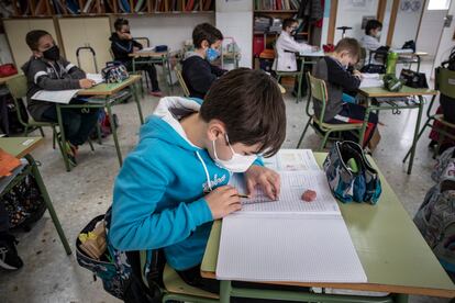 Un alumno en el colegio público Mare Nostrum de Valencia, la semana pasada.