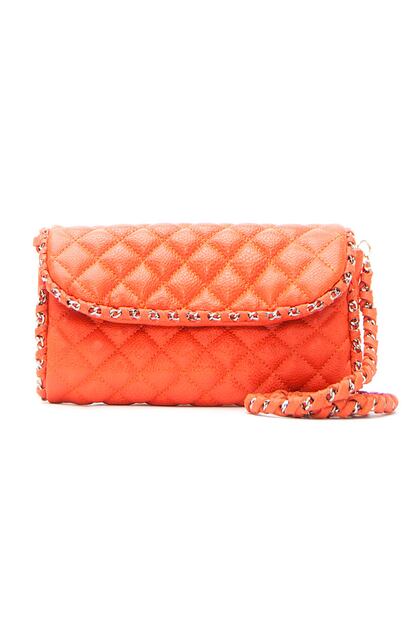 Bolso acolchado de Mango. Precio: 9,95 euros. 