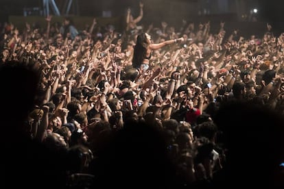 Asistentes a un concierto del Resurrection Fest, en Viveiro (Lugo).