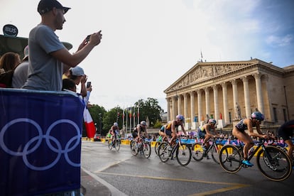 Momento de la competición de triatlón individual femenino, este miércoles en París.