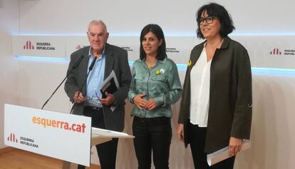 En el centro, Marta Vilalta, portavoz de ERC.