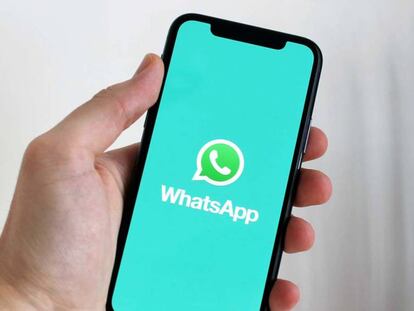 Teléfono con WhatsApp