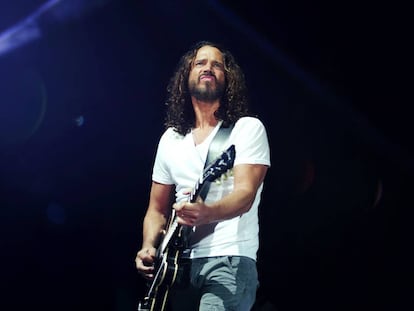 Chris Cornell, durante um show do Soundgarden.