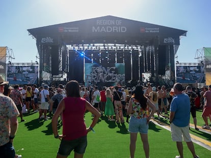 Ambiente durante la primera jornada del festival Mad Cool 2023, a 6 de julio de 2023, en Madrid.