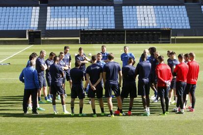 El Genk en pleno entrenamiento para el partido ante el Celta de Vigo