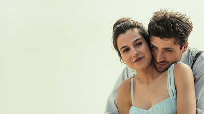 Protagonistas de la película Y ella dijo quizás de Netflix