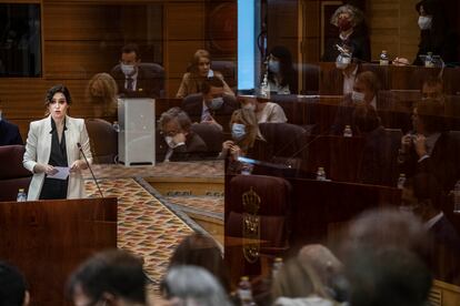 Isabel Díaz Ayuso, en la sesión de control de la Asamblea de Madrid, el jueves.